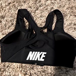 Nike dri fit sports bra size small